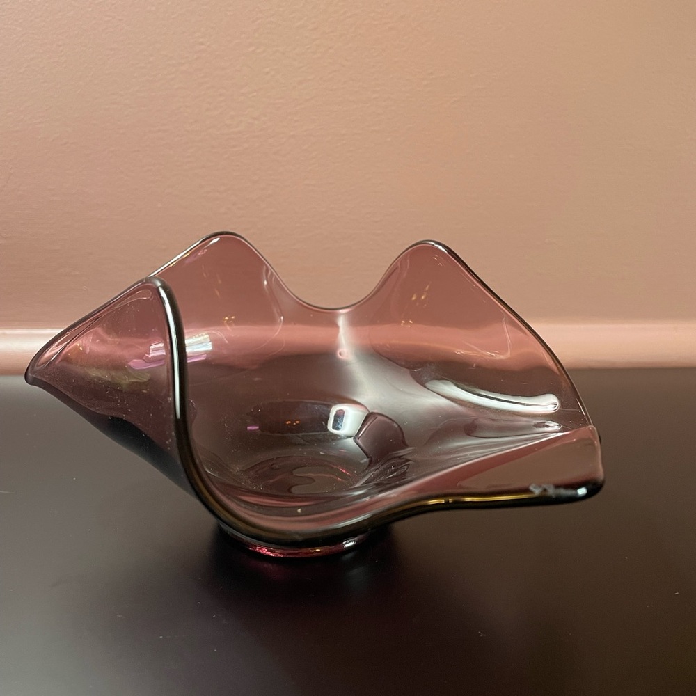 L.E. Smith Amethyst Glass Handkerchief Bowl